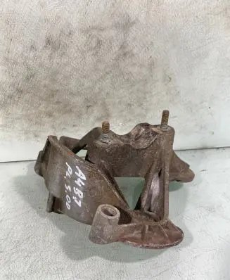 Audi A4 S4 B7 8E 8H Engine mounting bracket 8e0199351k