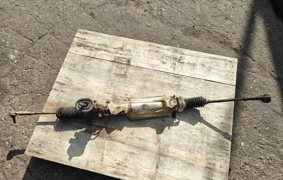 Volkswagen Jetta IV Steering rack 1J1422105