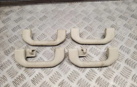 Mercedes-Benz C W204 A set of handles for the ceiling 