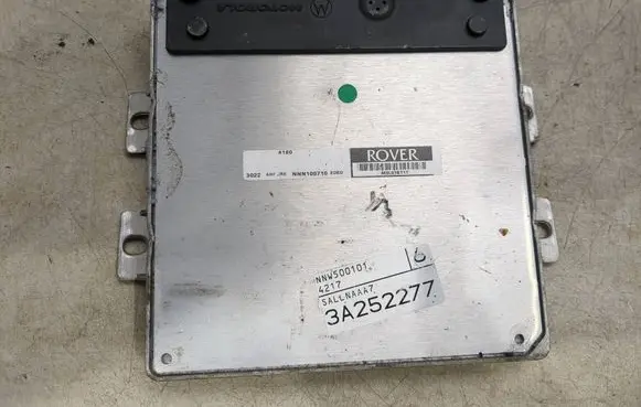 Land Rover Freelander 2 - LR2 Engine control unit/module NNN100710 M3101BT1T