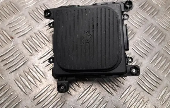 Hyundai Kona II Wireless charging module 95560BE9000