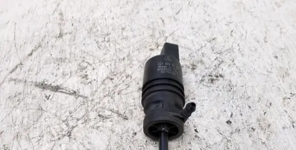 Mercedes-Benz E W212 Windscreen/windshield washer pump 2218690121 3028232