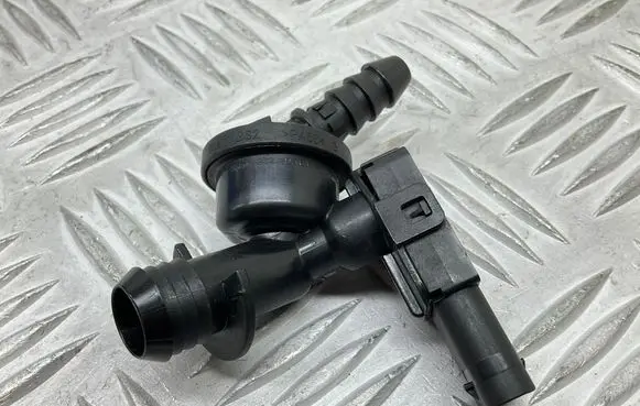 Audi A4 S4 B9 Vacuum line/pipe/hose 8W0611933G 5Q0906207