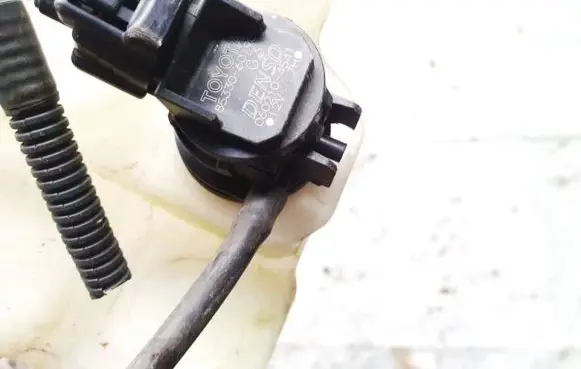 Lexus IS 220D-250-350 Windscreen/windshield washer pump 8533060190 85330-60190