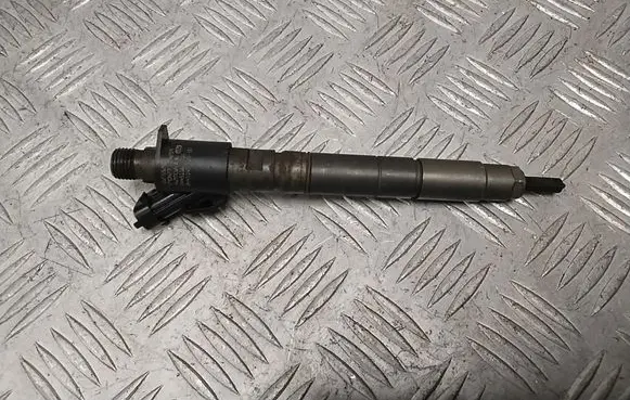 Volvo XC70 Fuel injector 31272690