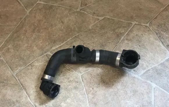 Mercedes-Benz E W213 Engine coolant pipe/hose A2135016982