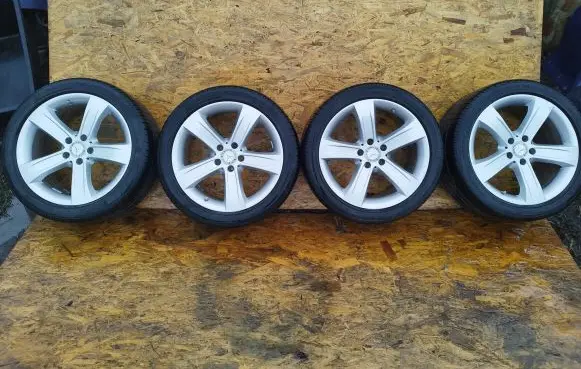 Mercedes-Benz SL R230 R18 alloy rim A2304014002