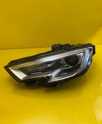 Audi A3 S3 8V Headlight/headlamp 8V0941005J