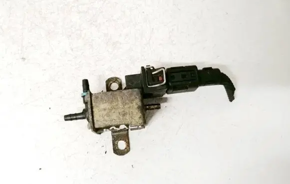 Audi A3 S3 8L Turbo solenoid valve 028906283J 72189530
