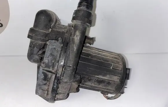 Audi A6 S6 C6 4F Secondary air pump 06A959253B