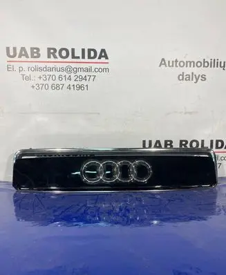 Audi A2 Front bumper upper radiator grill 8Z0853321