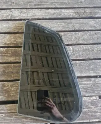 Volkswagen Polo Rear side window 43R001057 006057