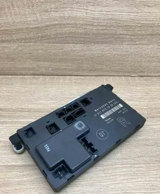 Mercedes-Benz E W211 Door control unit/module 2118701026
