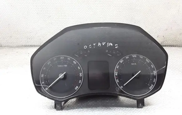 Skoda Octavia Mk2 (1Z) Speedometer (instrument cluster)