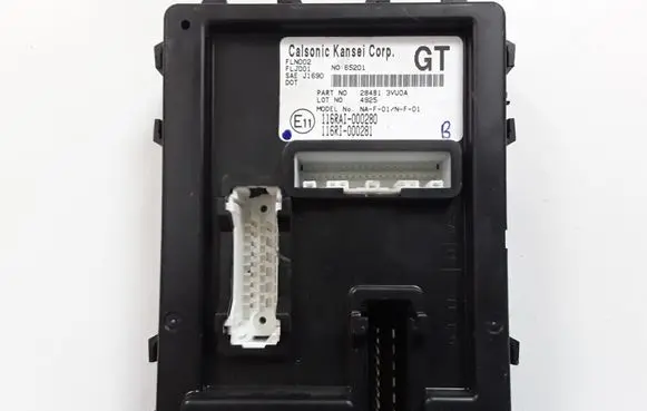 Nissan Juke I F15 Comfort/convenience module 