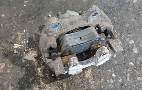 Mercedes-Benz CLS C219 Rear brake caliper 