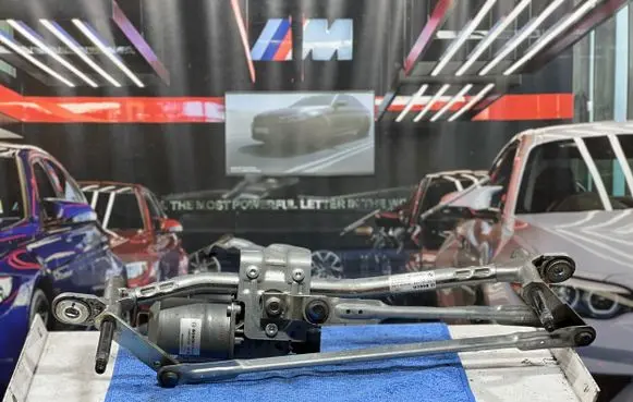 BMW X1 F48 F49 Front wiper linkage 7350657