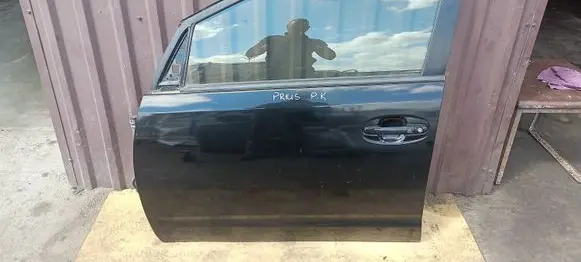 Toyota Prius (NHW20) Front door 