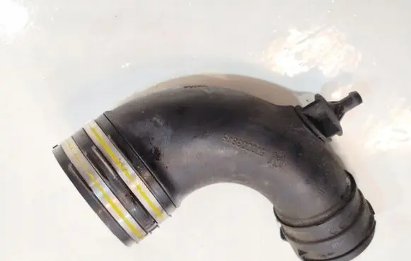 Maserati Ghibli Air intake duct part
