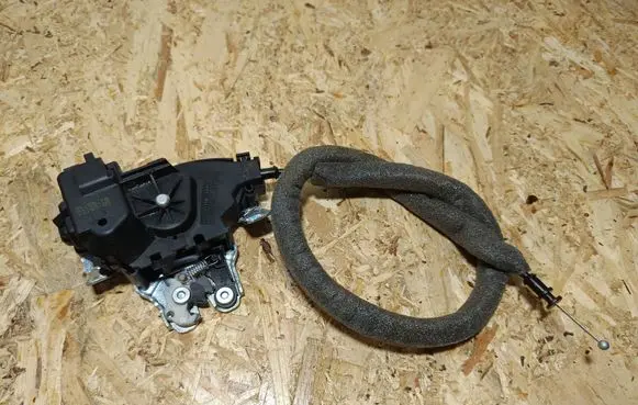 Mercedes-Benz C W204 Tailgate/trunk/boot lock/catch/latch A2047500185