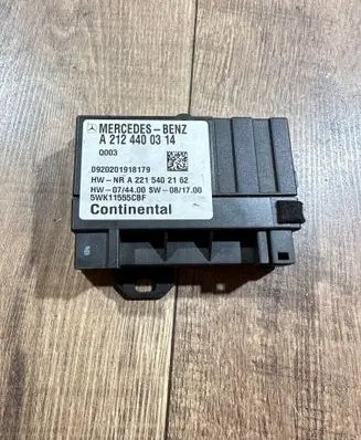 Mercedes-Benz C W204 Fuel injection pump control unit/module A2124400314 5WK11555CBF A2215402162
