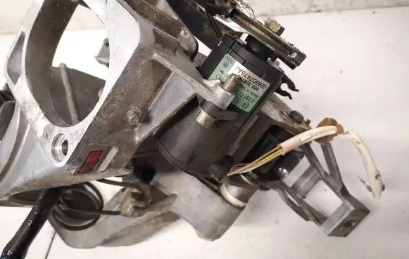 Volkswagen PASSAT B5 Accelerator throttle pedal 028907475AJ