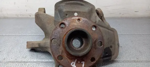 Opel Tigra A Front wheel hub spindle knuckle