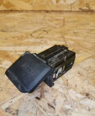 Opel Mokka USB socket connector 20874710 A1160681C5