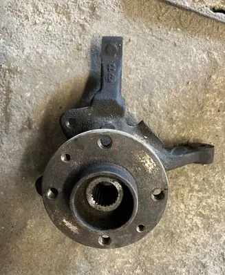 Renault Kangoo I Front wheel hub spindle knuckle