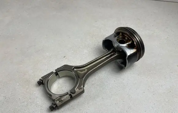 Volkswagen Golf VII Piston with connecting rod 06H198401 06K107065