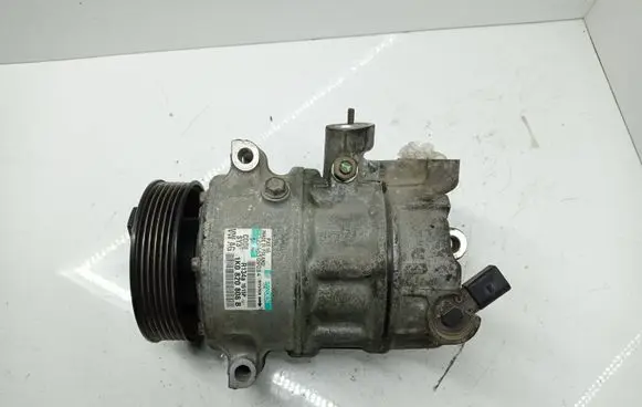 Volkswagen Golf VI Air conditioning (A/C) compressor (pump) 1K0820808B