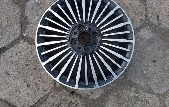R16 alloy rim