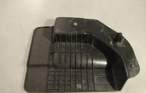 Rear underbody cover/under tray