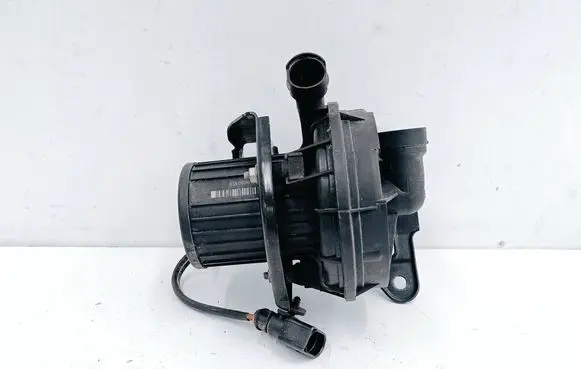 Audi Q7 4M Secondary air pump 4M0906617
