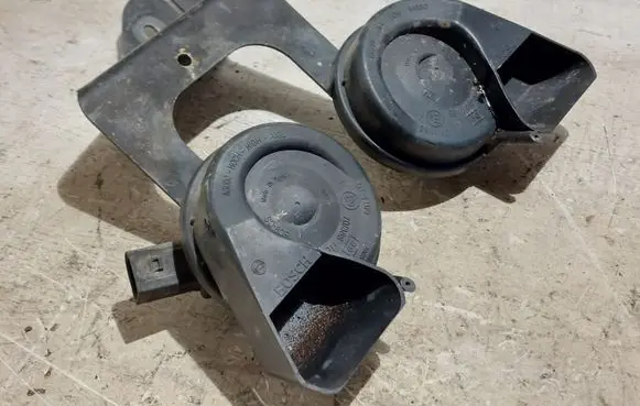 Audi A6 S6 C6 4F Horn signal 6033FB1533