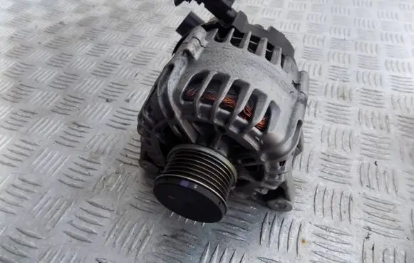Peugeot 208 Generator/alternator 9826573480 2719830D FG15T151