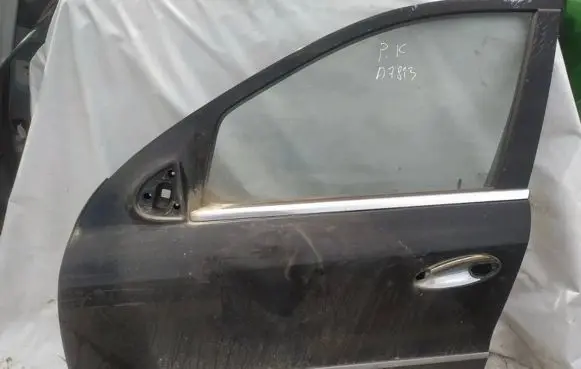 Mercedes-Benz GL X164 Front door juodos