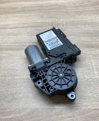 Audi A4 S4 B7 8E 8H Front door window regulator motor 8E1959802B 5WK47006FBF