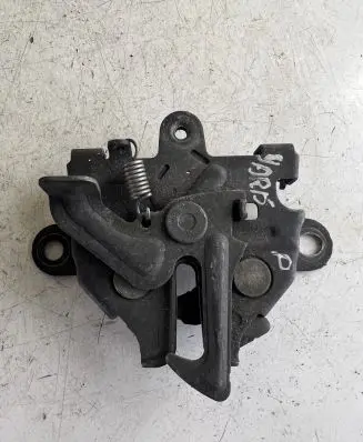 Toyota Yaris Engine bonnet/hood lock/catch