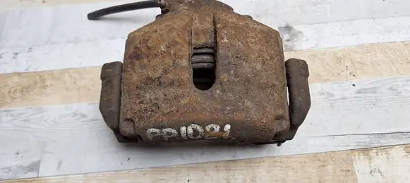 Volkswagen PASSAT B6 Front brake caliper
