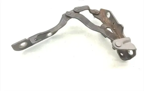 Engine bonnet/hood hinges