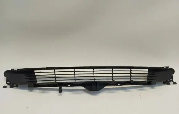 Tesla Model 3 Front bumper lower grill 1085927-06-c