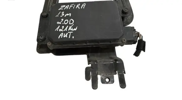 Opel Zafira C Distronic sensor radar 13412834 28348211 4228342133090017