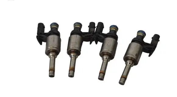 Volkswagen Golf VII Fuel injectors set 04E906036E