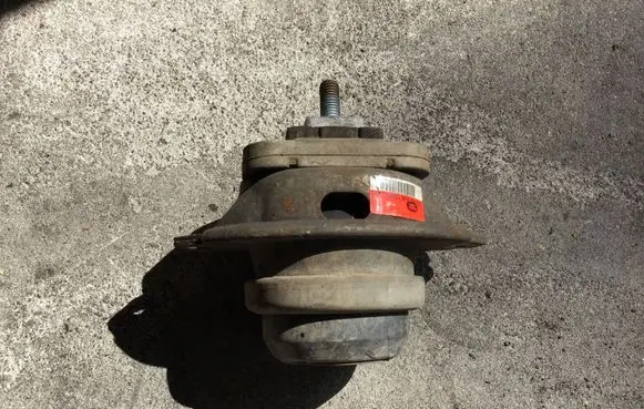 Land Rover Range Rover Sport L320 Engine mount bracket KKB500441G