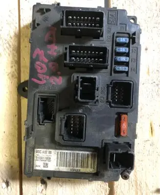 Peugeot 407 Fuse module 9656148080 S120017003I BSCA0200