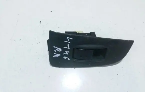Toyota Avensis T250 Electric window control switch 7423205160