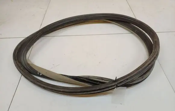 Volkswagen PASSAT B5 Rubber seal front coupe door 