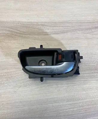 Toyota Yaris Rear door interior handle 89915A2 692050D201 692050D270