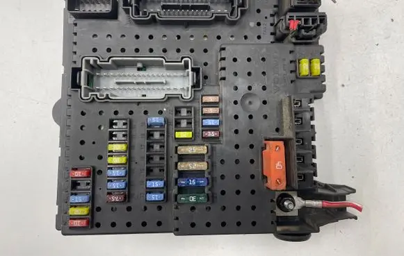 Volvo V70 Fuse module 8676391 12217799 04W264